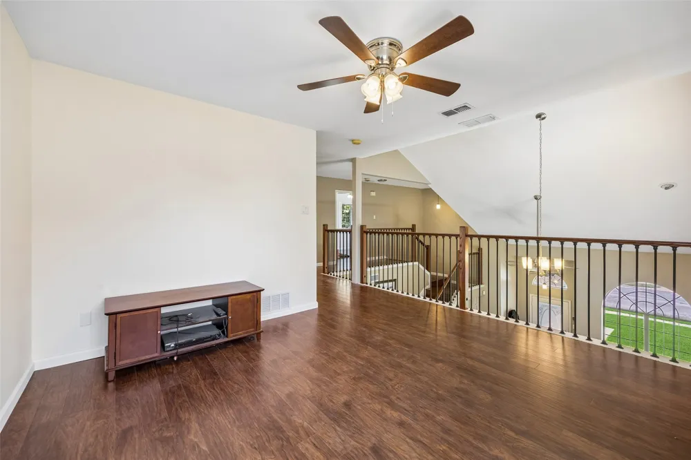 6717 Wooddale Drive Watauga, TX 76148