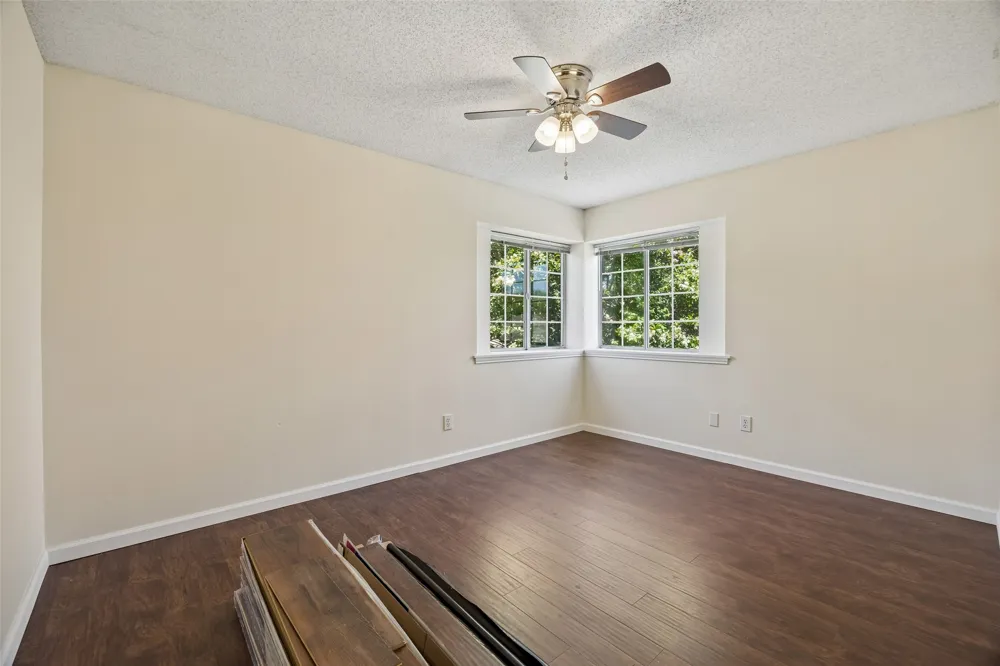 6717 Wooddale Drive Watauga, TX 76148