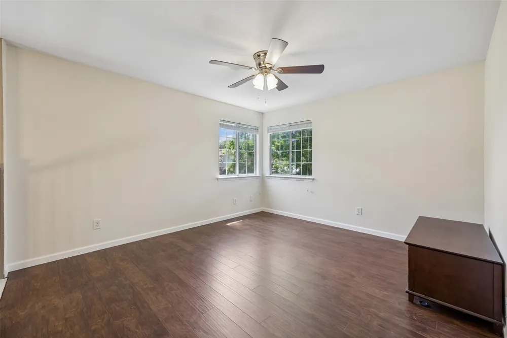 6717 Wooddale Drive Watauga, TX 76148