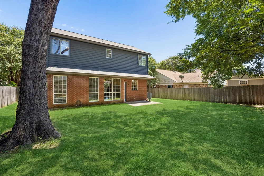 6717 Wooddale Drive Watauga, TX 76148