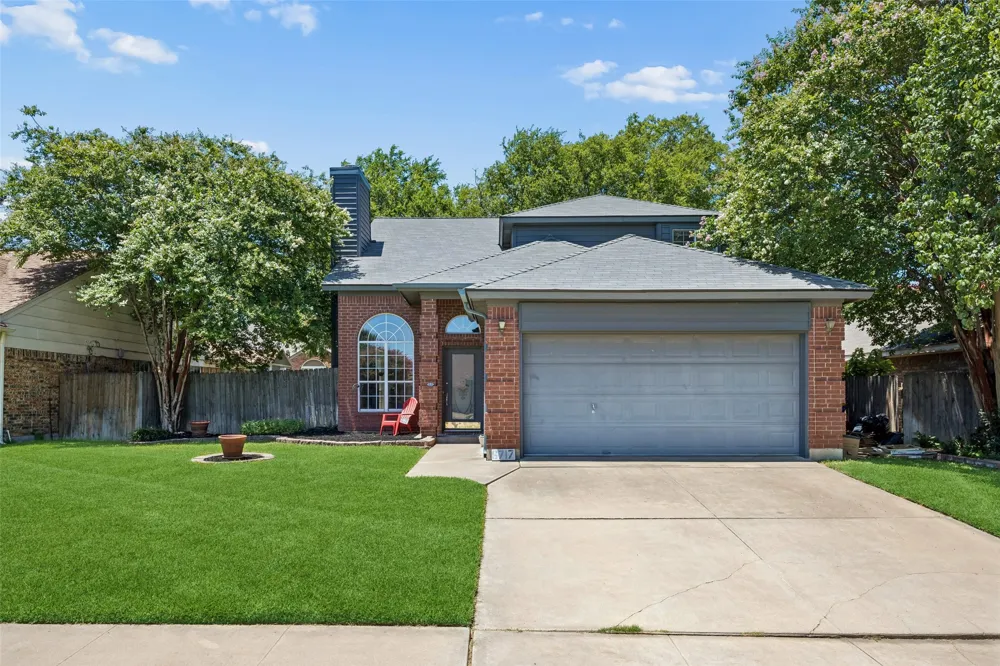 6717 Wooddale Drive Watauga, TX 76148