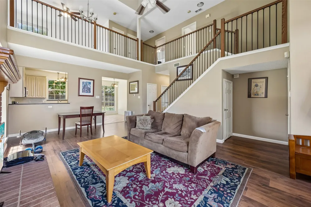 6717 Wooddale Drive Watauga, TX 76148