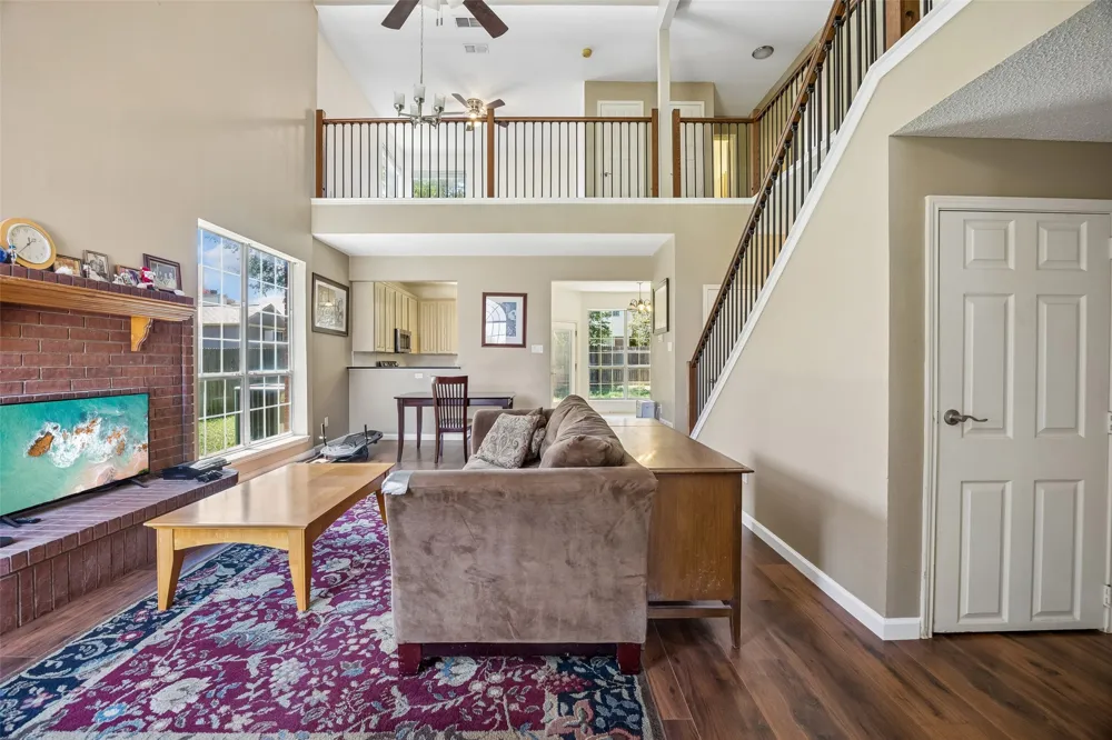 6717 Wooddale Drive Watauga, TX 76148