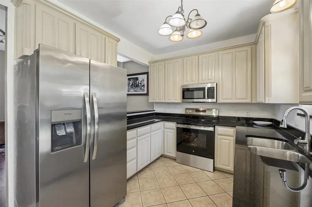 6717 Wooddale Drive Watauga, TX 76148