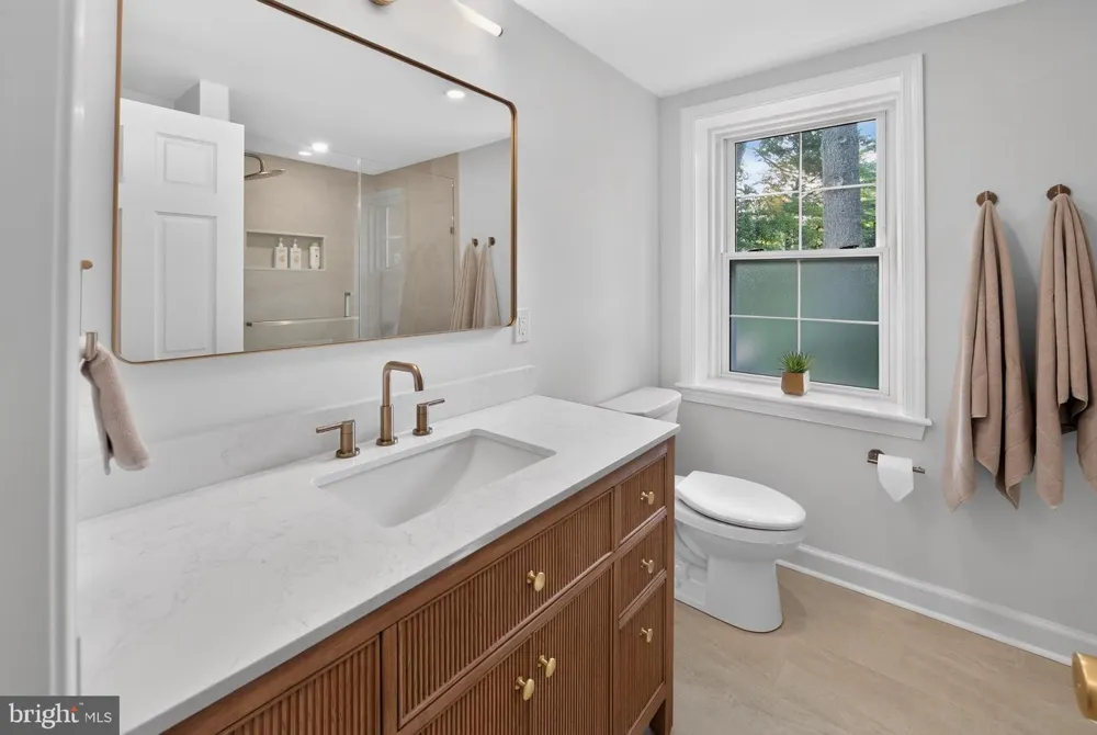 100 E ROSE VALLEY ROAD Wallingford, PA 19086