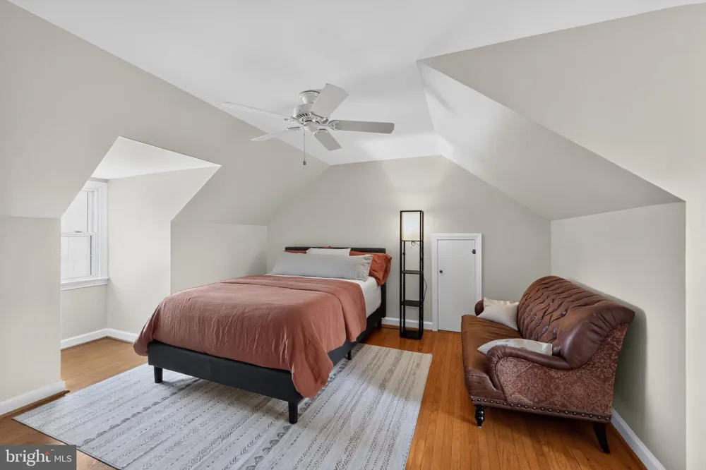 100 E ROSE VALLEY ROAD Wallingford, PA 19086