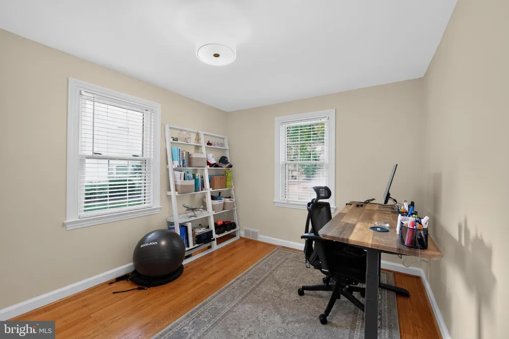100 E ROSE VALLEY ROAD Wallingford, PA 19086