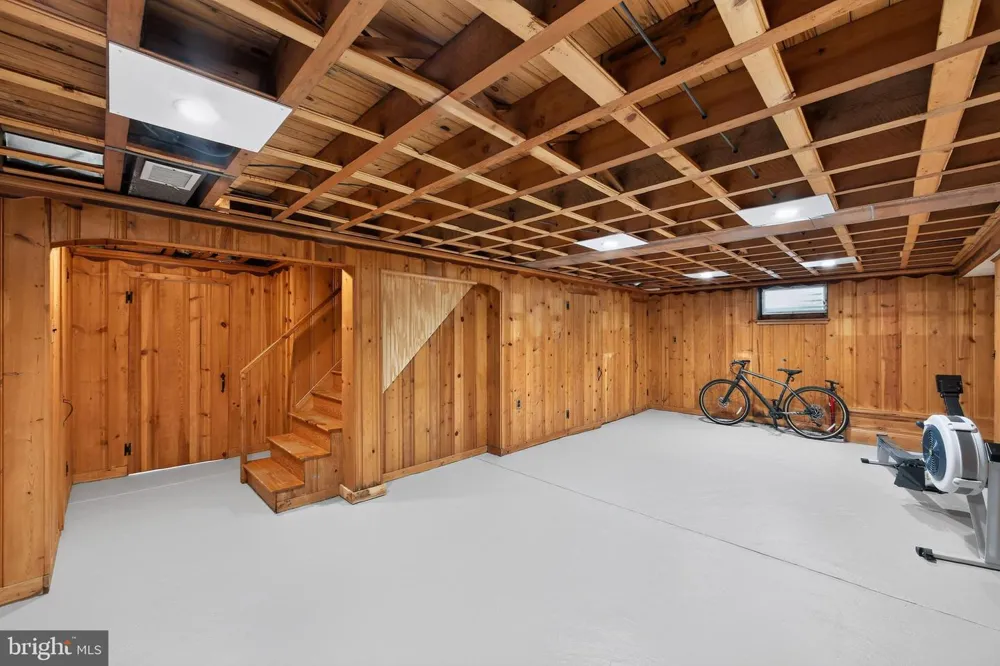 100 E ROSE VALLEY ROAD Wallingford, PA 19086