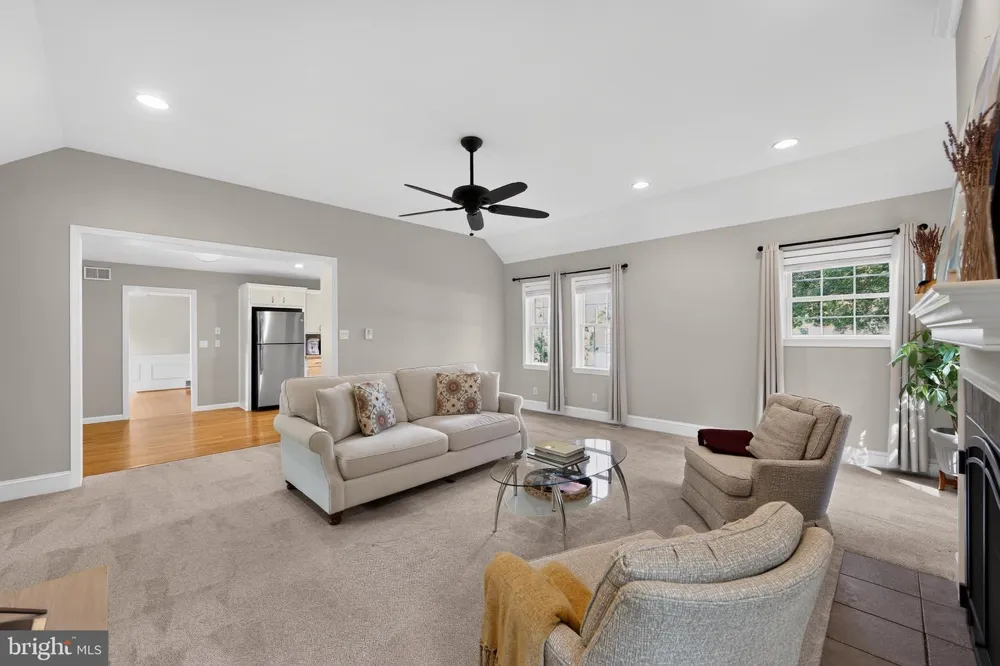 100 E ROSE VALLEY ROAD Wallingford, PA 19086