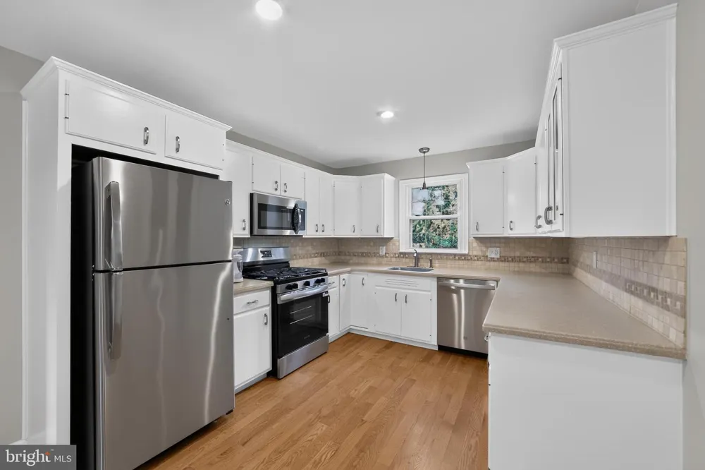 100 E ROSE VALLEY ROAD Wallingford, PA 19086