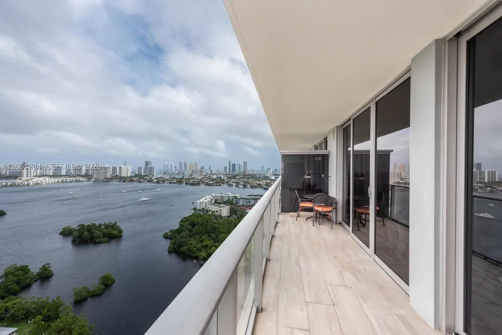 16385 Biscayne Blvd #2904 North Miami Beach, FL 33160