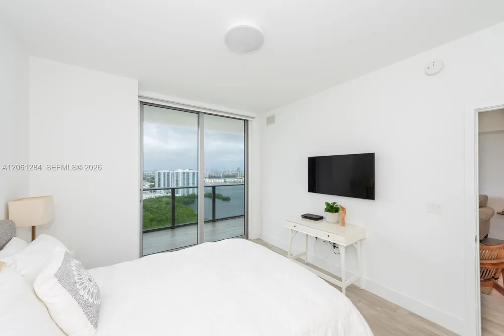 16385 Biscayne Blvd #2904 North Miami Beach, FL 33160