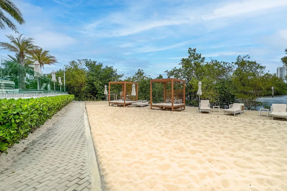 16385 Biscayne Blvd #2904 North Miami Beach, FL 33160