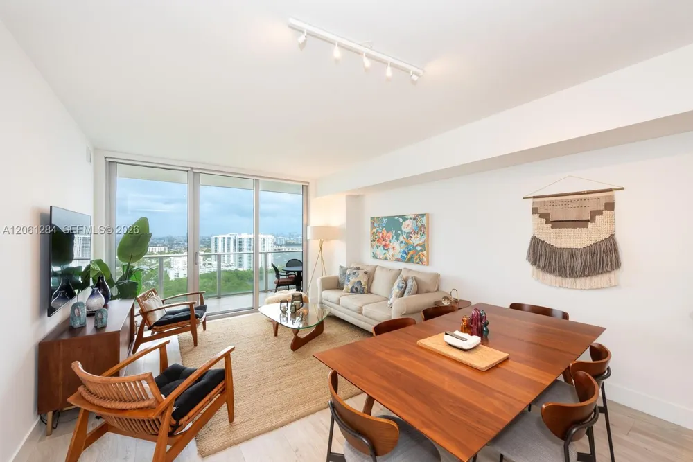 16385 Biscayne Blvd #2904 North Miami Beach, FL 33160