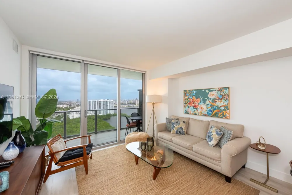 16385 Biscayne Blvd #2904 North Miami Beach, FL 33160