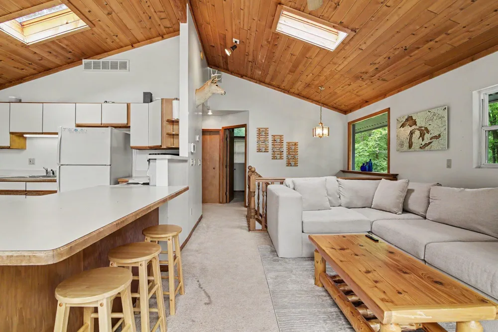 12884 Sharon Hollow Road Manchester, MI 48158