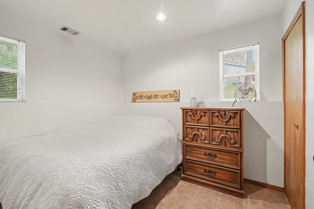 12884 Sharon Hollow Road Manchester, MI 48158