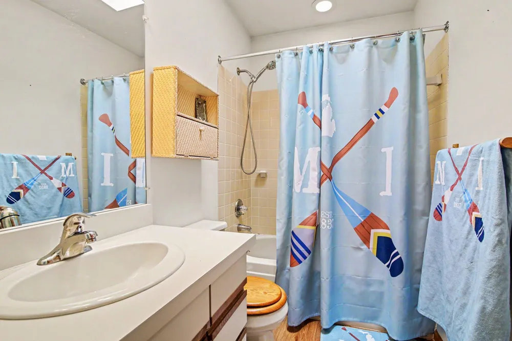 12884 Sharon Hollow Road Manchester, MI 48158