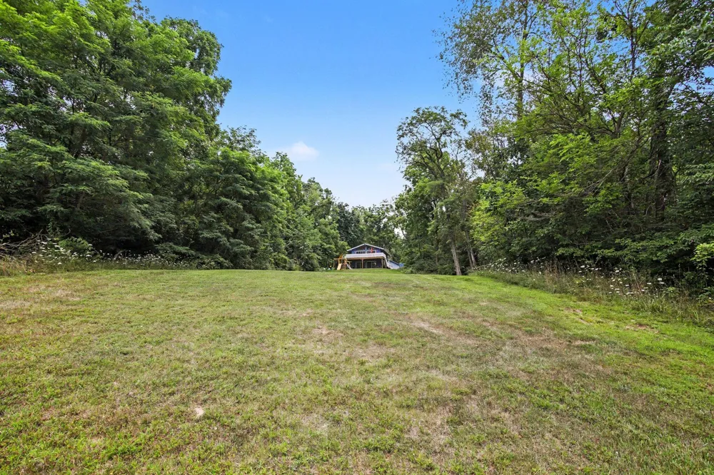 12884 Sharon Hollow Road Manchester, MI 48158