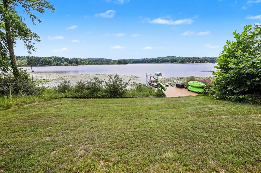 12884 Sharon Hollow Road Manchester, MI 48158