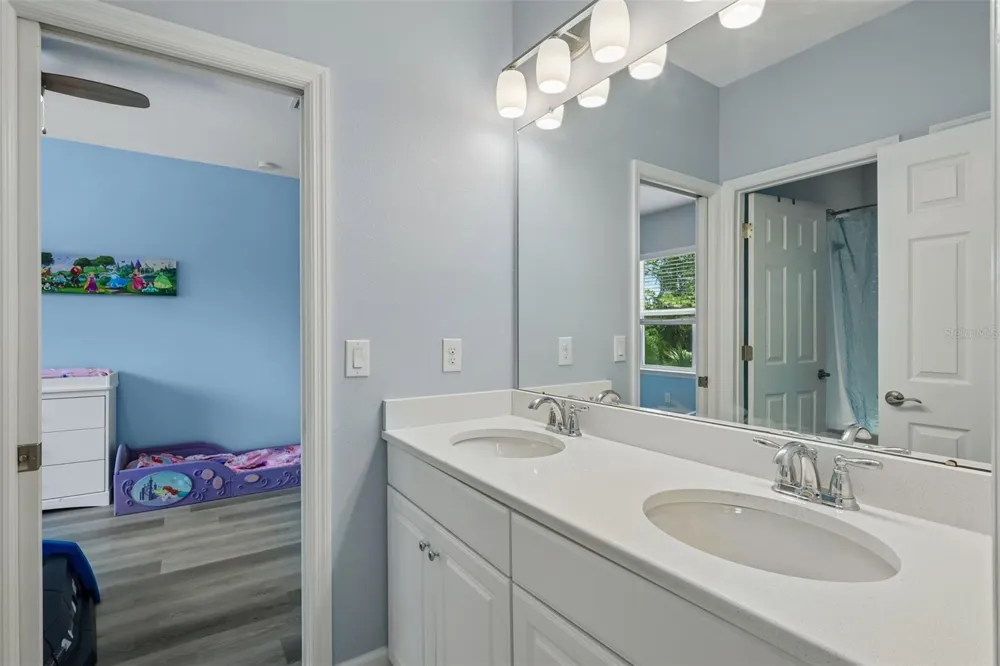 9085 SPRUCE CREEK CIRCLE Riverview, FL 33578