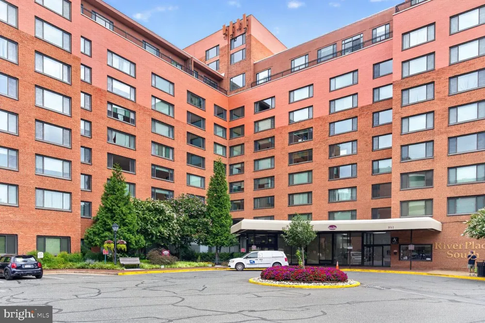 1011 ARLINGTON BOULEVARD #942 Arlington, VA 22209