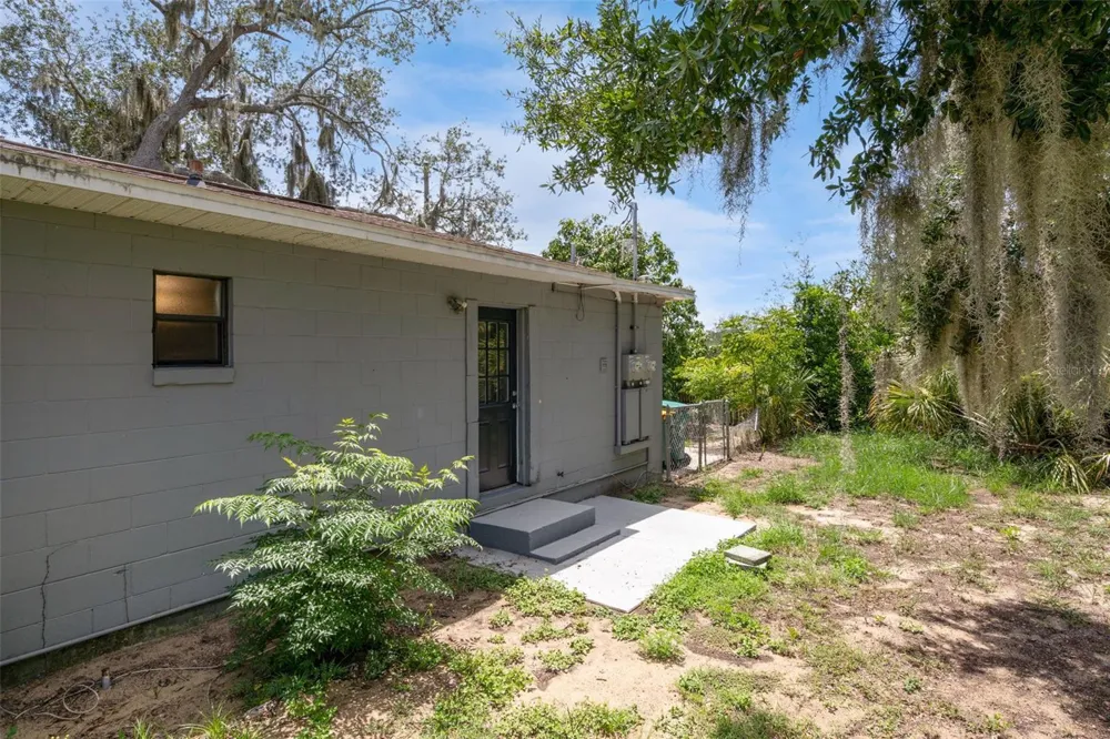 1220 MORIN STREET #B Eustis, FL 32726