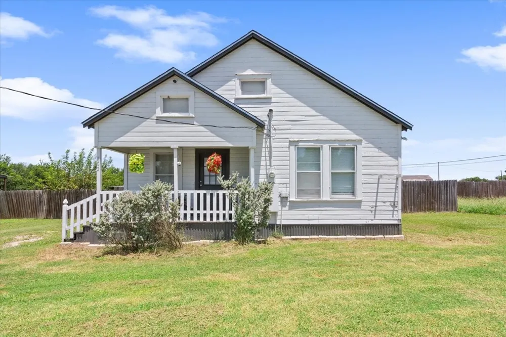 102 Brookshire Riesel, TX 76682