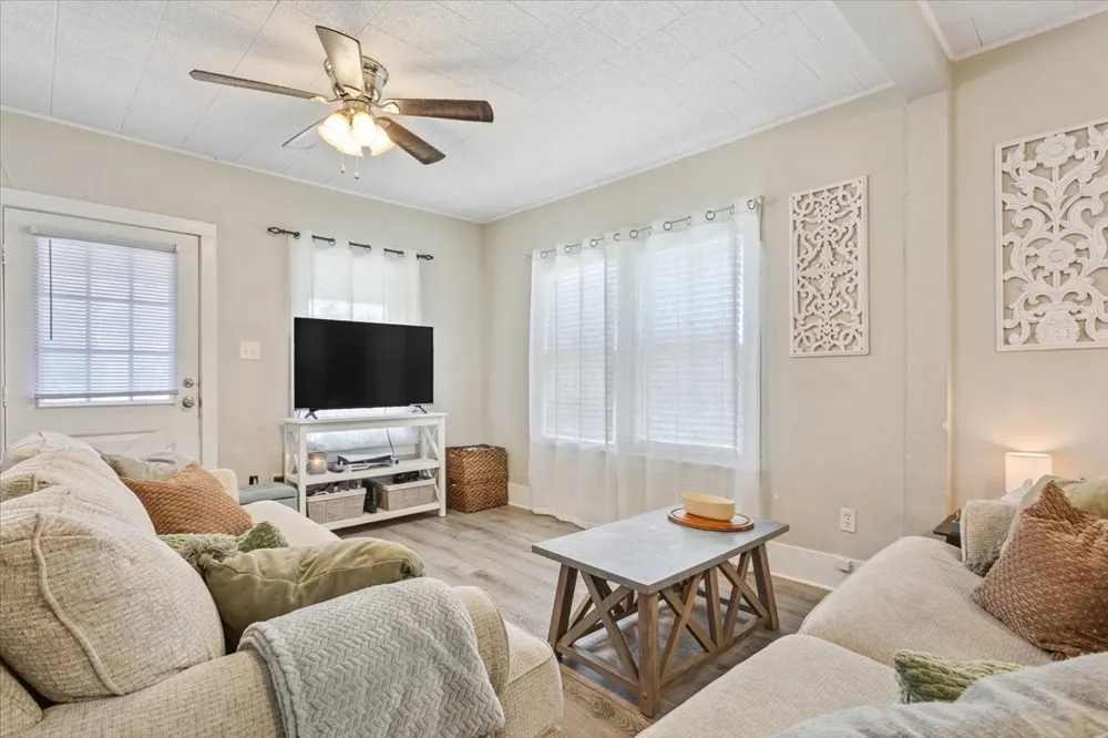 102 Brookshire Riesel, TX 76682