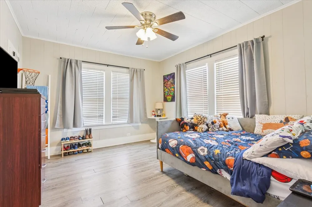 102 Brookshire Riesel, TX 76682