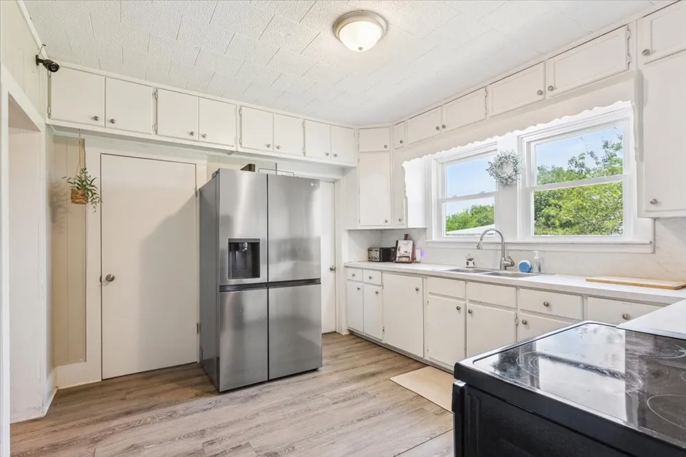 102 Brookshire Riesel, TX 76682