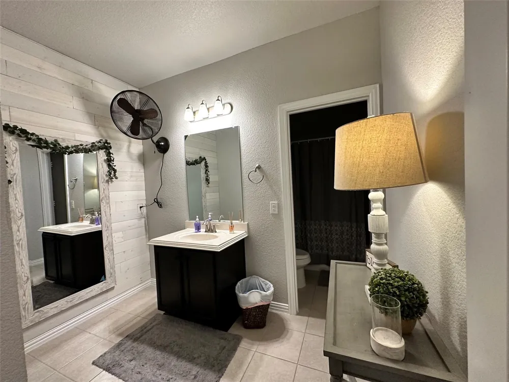 1609 Meadow Trail Aubrey, TX 76227