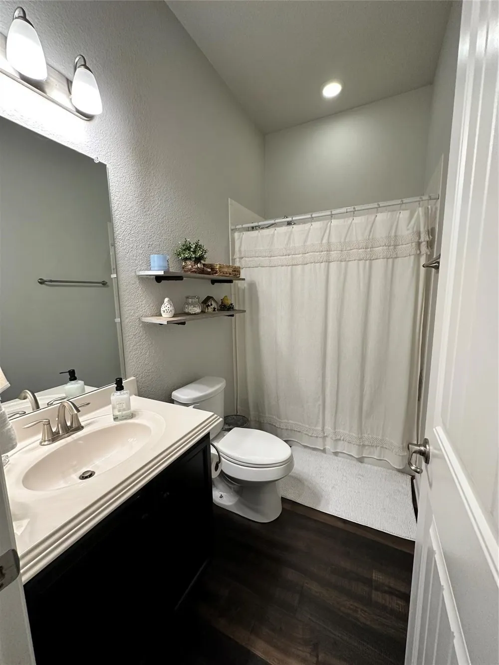 1609 Meadow Trail Aubrey, TX 76227
