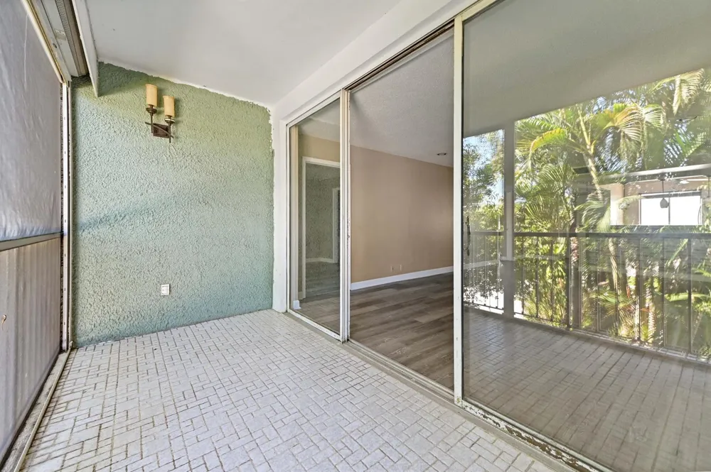 4080 Tivoli Court #202 Lake Worth, FL 33467