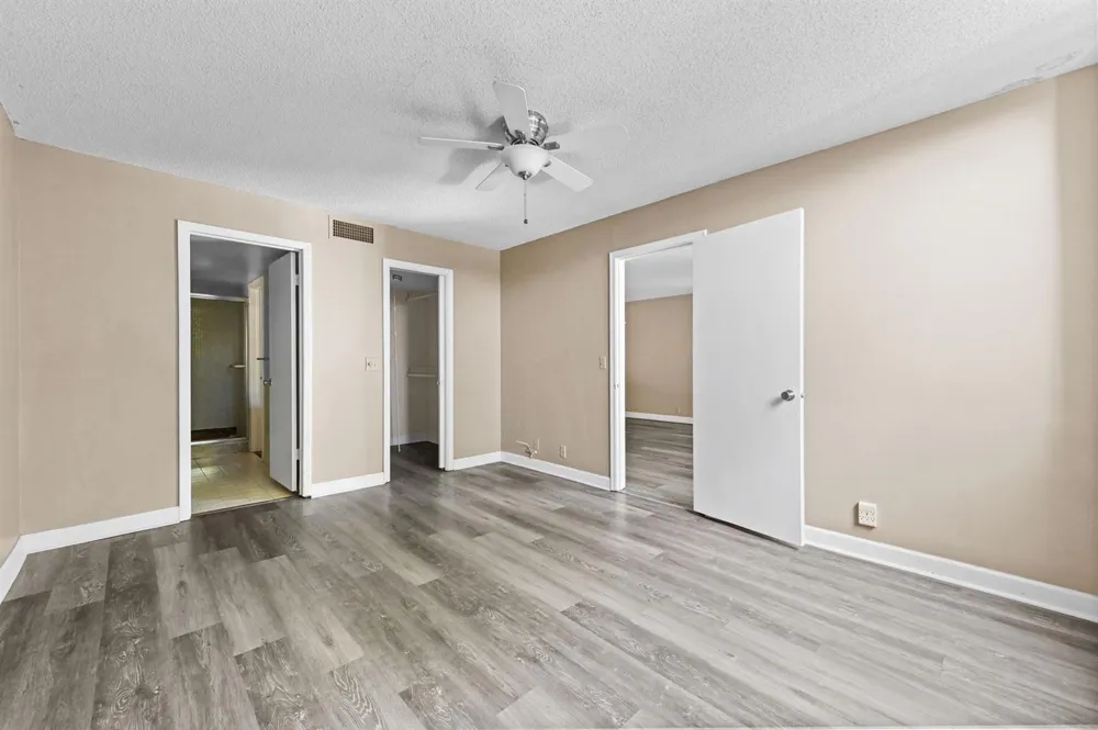 4080 Tivoli Court #202 Lake Worth, FL 33467