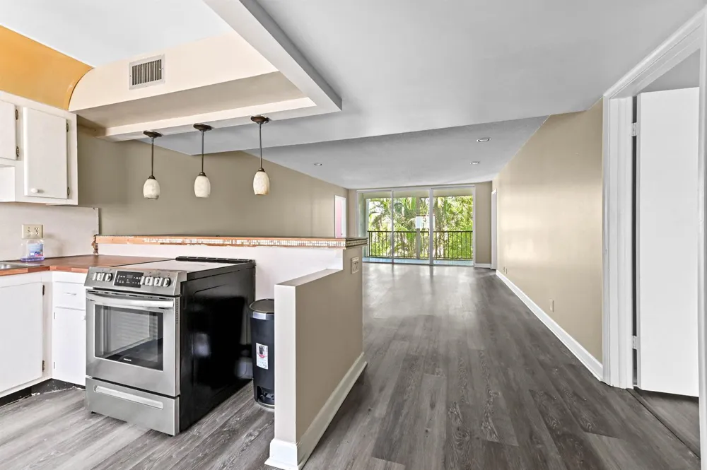 4080 Tivoli Court #202 Lake Worth, FL 33467