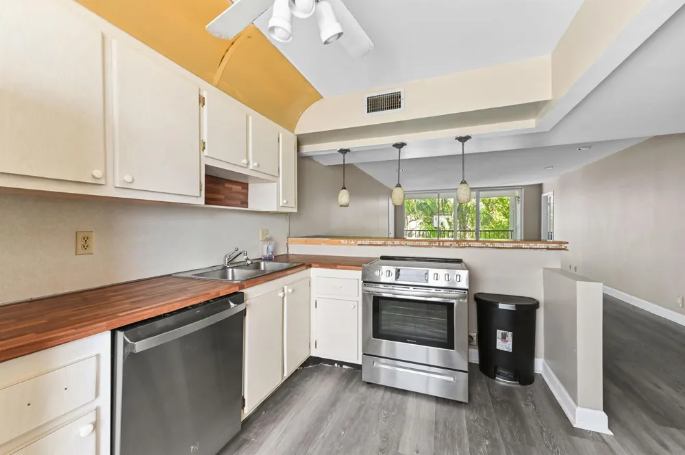 4080 Tivoli Court #202 Lake Worth, FL 33467