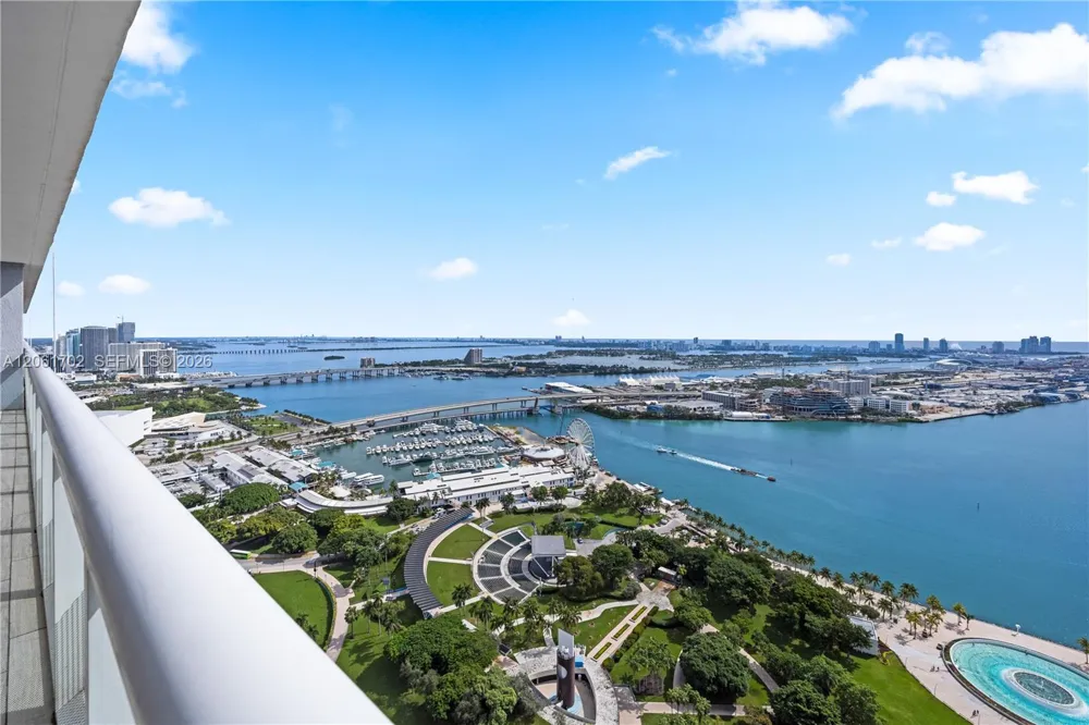 50 Biscayne Blvd #4706 Miami, FL 33132