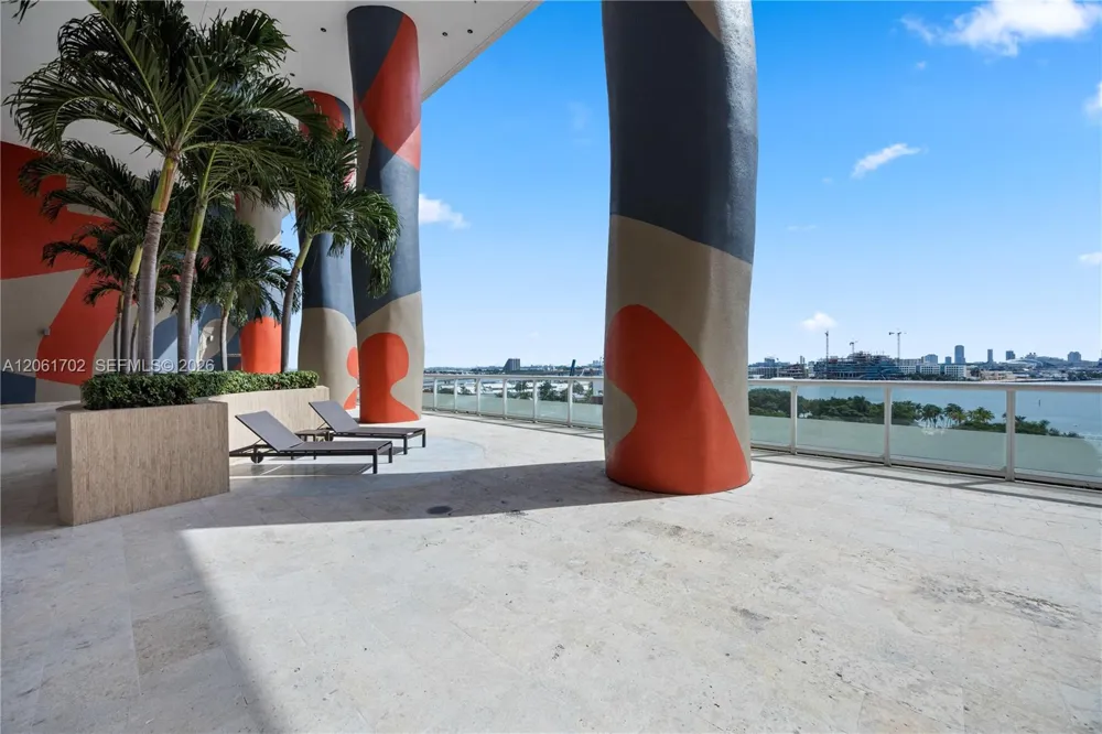 50 Biscayne Blvd #4706 Miami, FL 33132