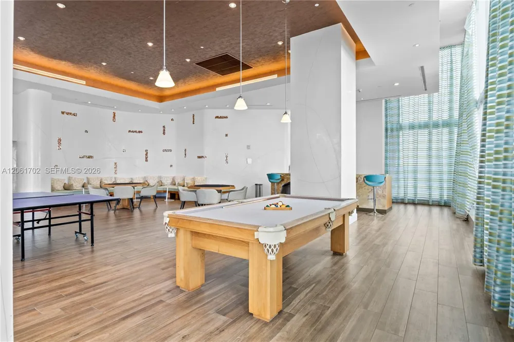 50 Biscayne Blvd #4706 Miami, FL 33132