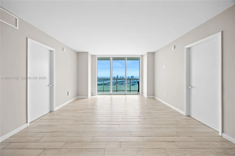 50 Biscayne Blvd #4706 Miami, FL 33132