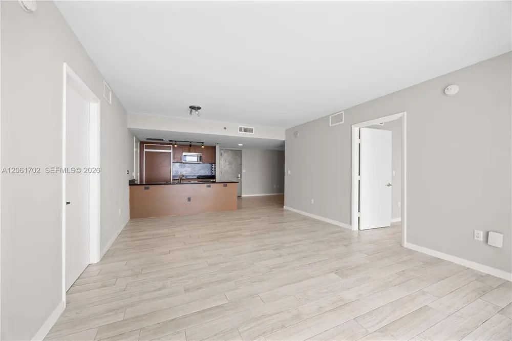 50 Biscayne Blvd #4706 Miami, FL 33132
