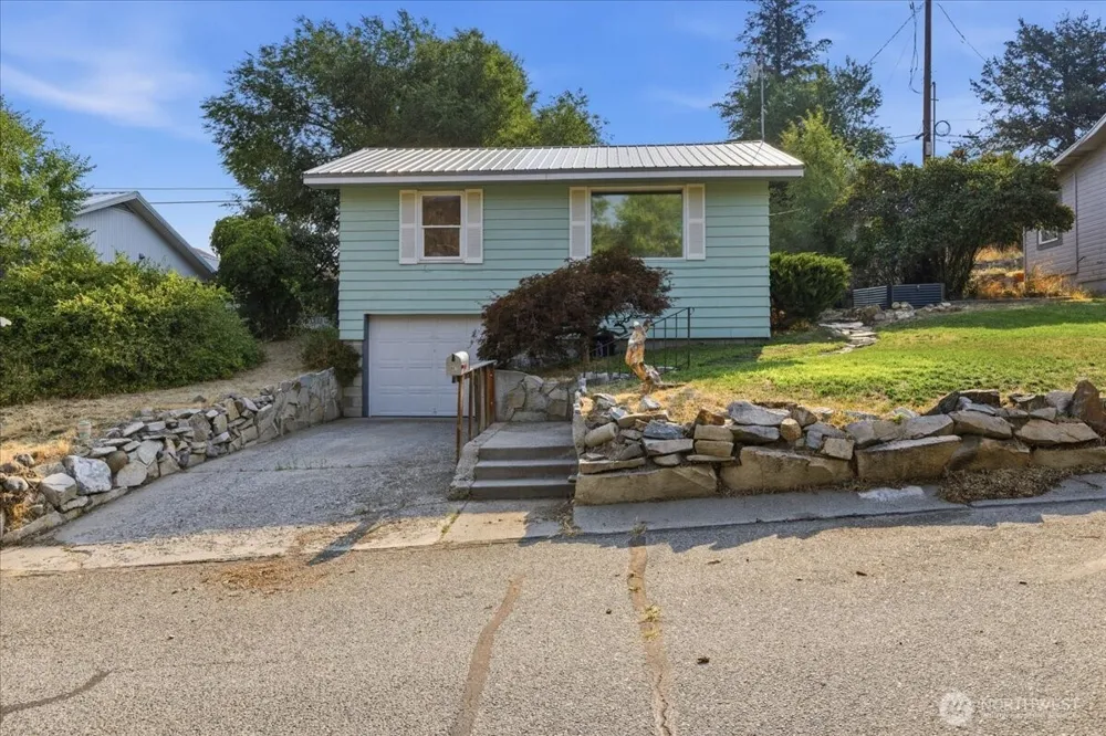 807 Birch Street Coulee Dam, WA 99116