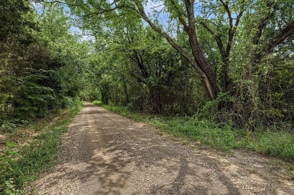 4 County Road 4435 Trenton, TX 75490