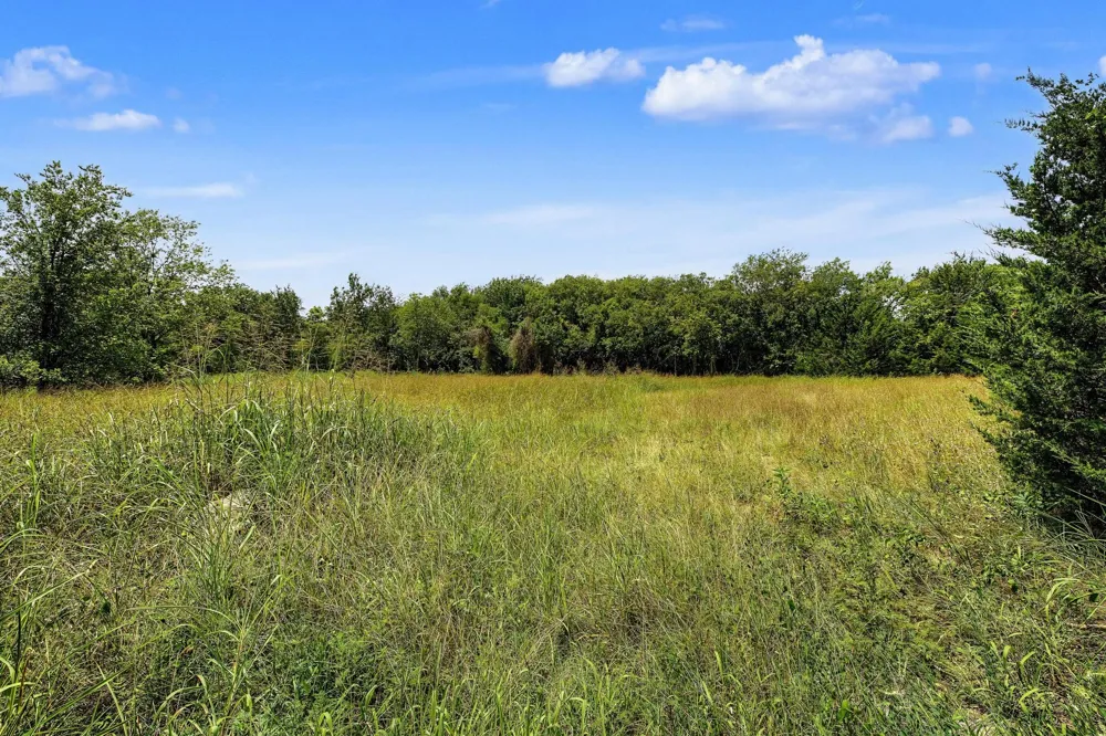 4 County Road 4435 Trenton, TX 75490