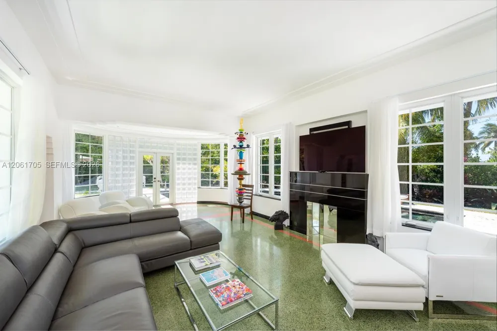 841 19th St Miami Beach, FL 33139