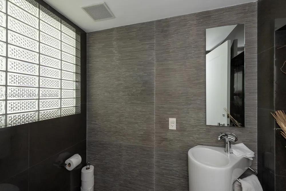 841 19th St Miami Beach, FL 33139