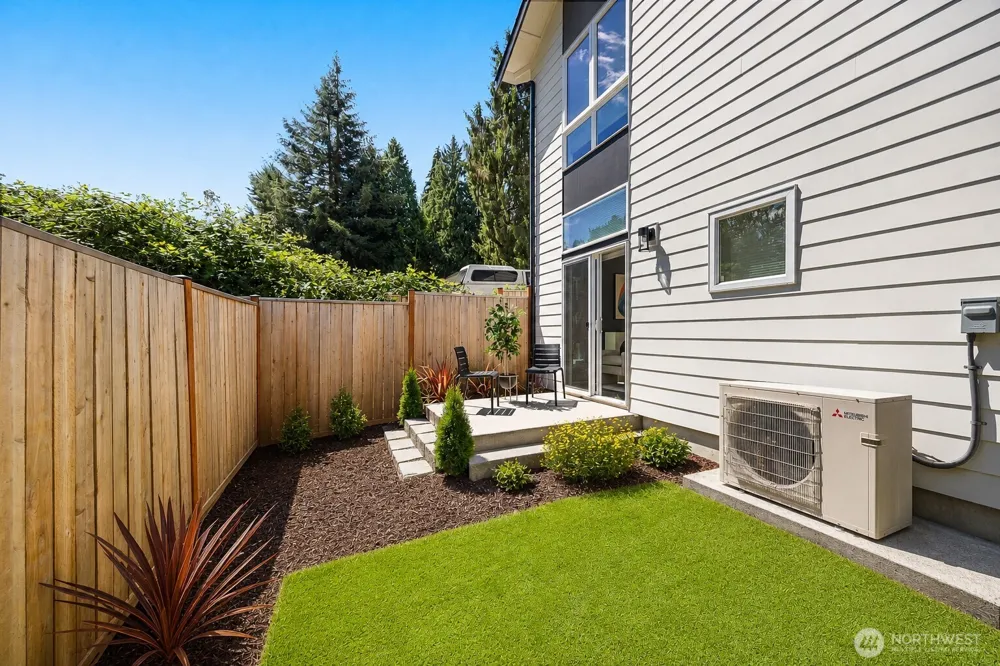 5984 B 26th Avenue SW Seattle, WA 98106