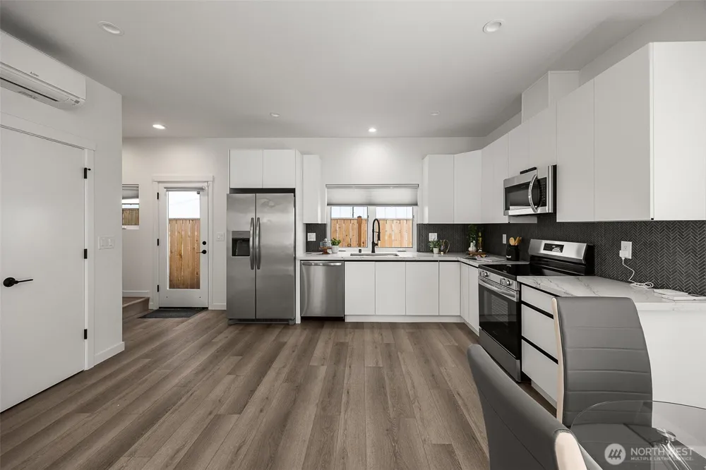 5984 B 26th Avenue SW Seattle, WA 98106