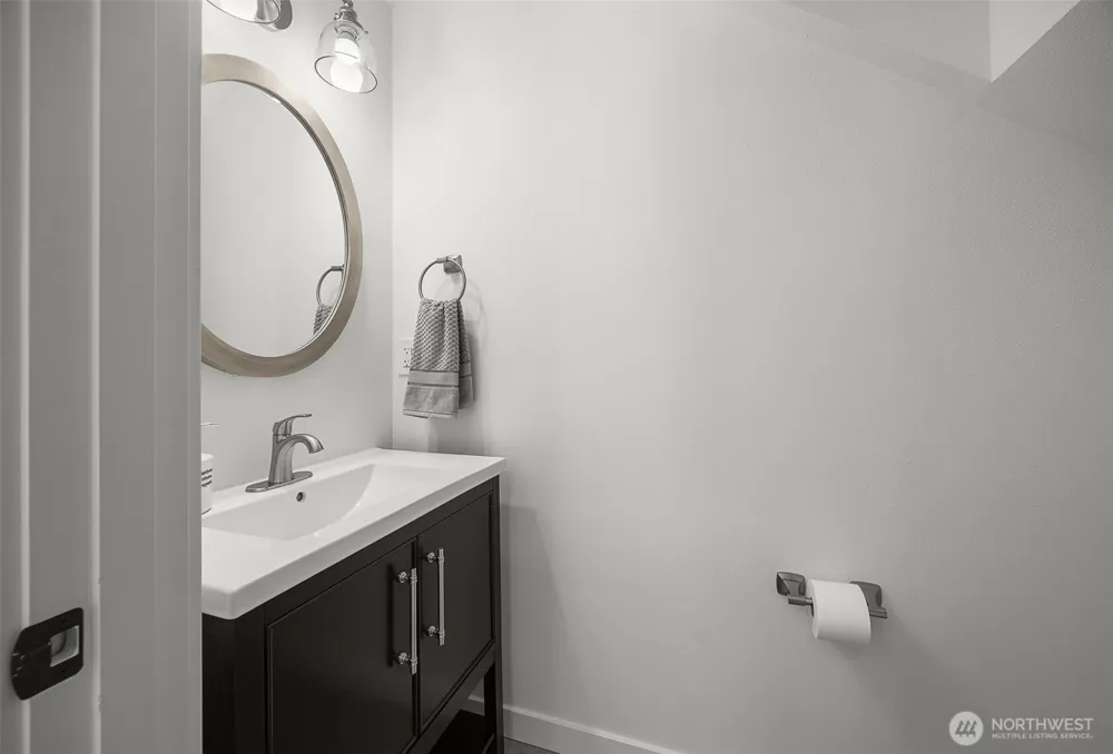 5984 B 26th Avenue SW Seattle, WA 98106